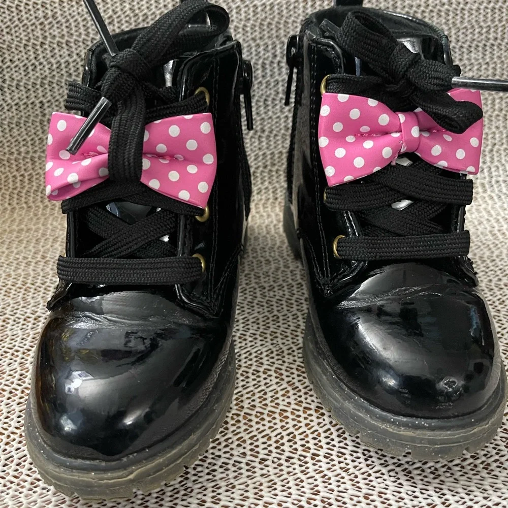 Minnie girl toddler patent leather boots size 7, good condition, pre-owned - Picture 1 of 5